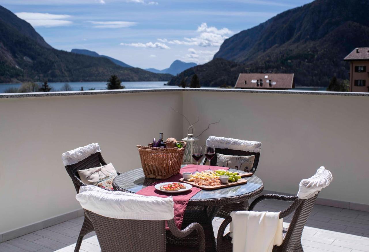 Attico Con Vista Sul Lago E Montagne A Molveno Ngoại thất bức ảnh