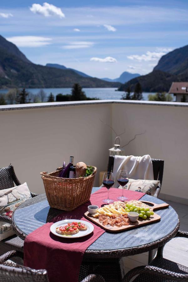 Attico Con Vista Sul Lago E Montagne A Molveno Ngoại thất bức ảnh